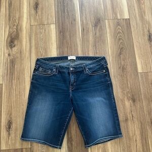 Big Star women’s Bermuda Jean shorts size 34
